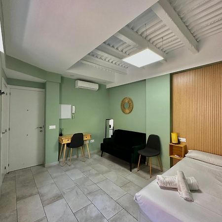 Lovely Studio Apartment 马拉加 外观 照片