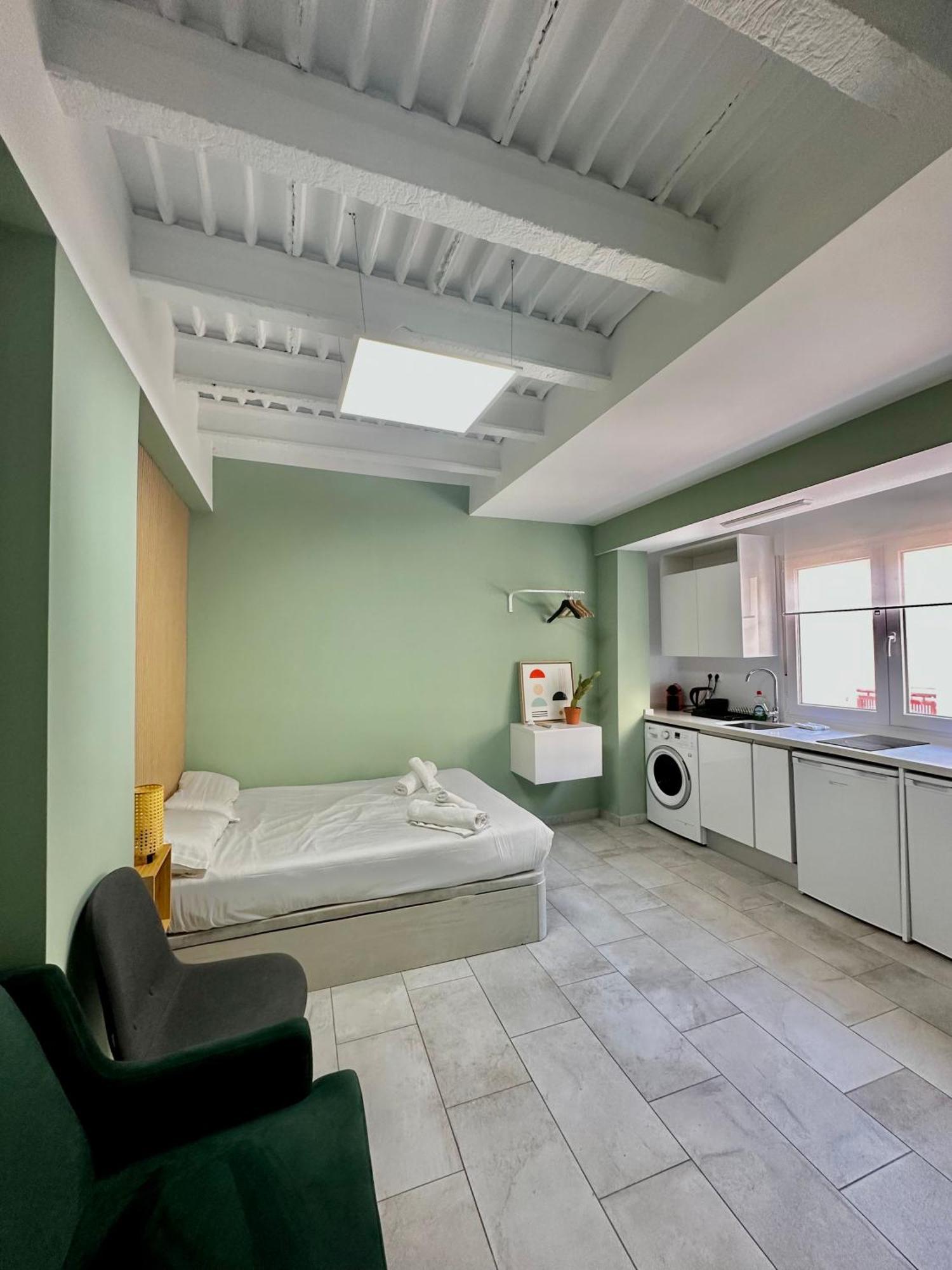 Lovely Studio Apartment 马拉加 外观 照片