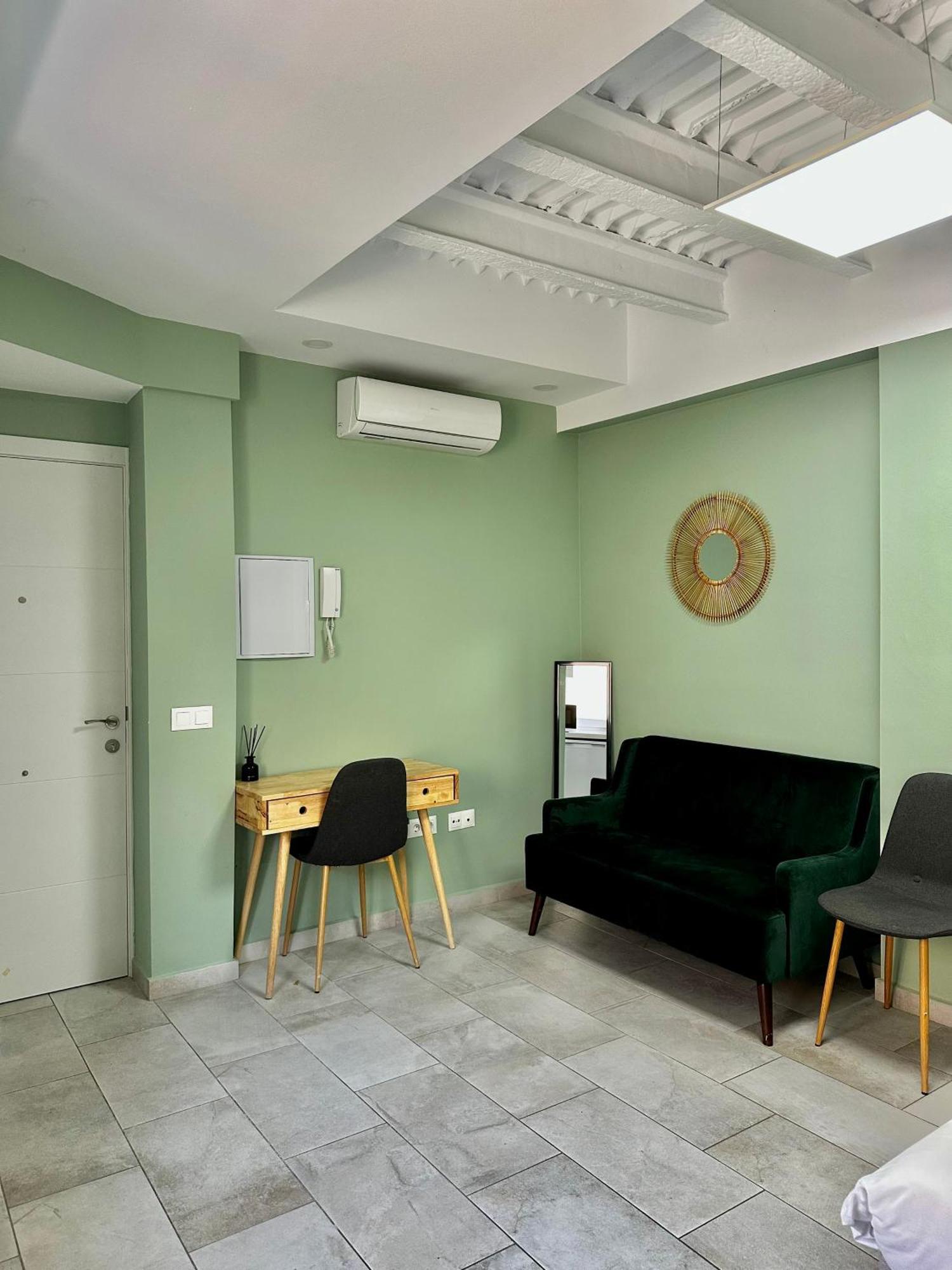 Lovely Studio Apartment 马拉加 外观 照片